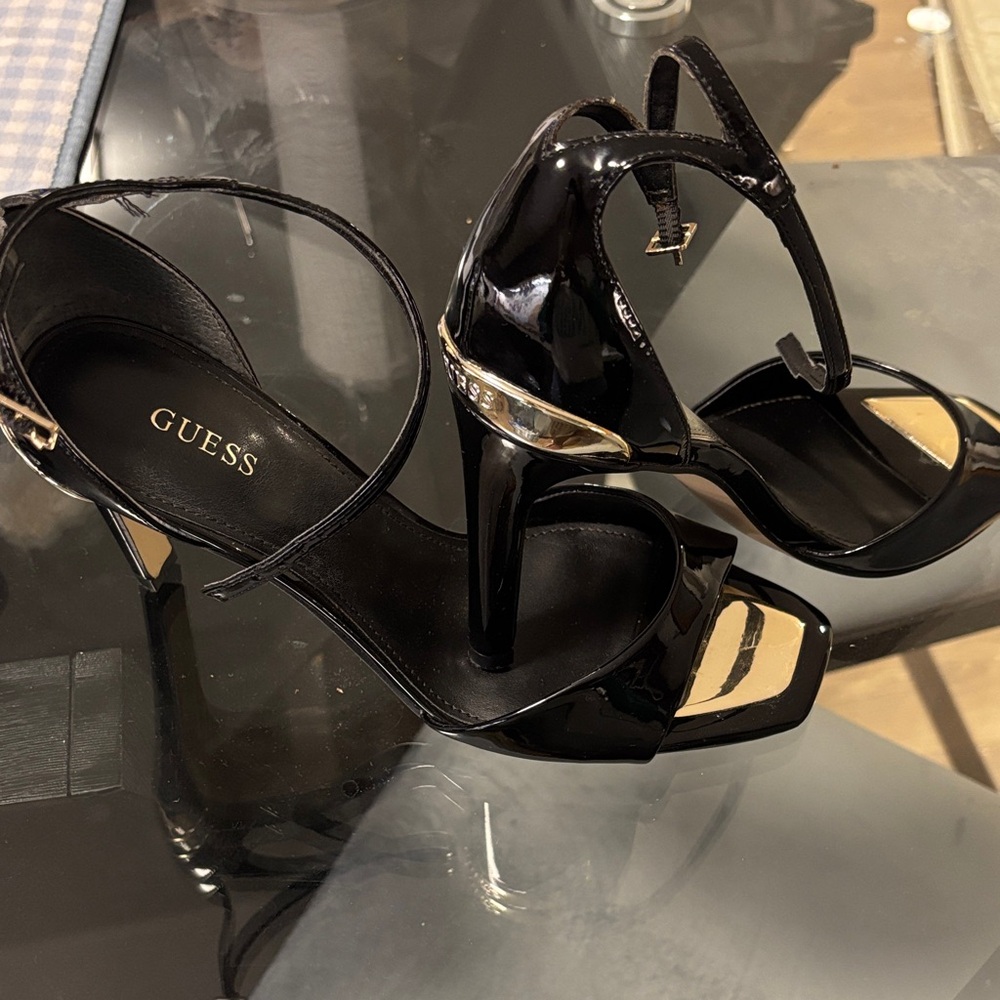 Guess Shiny Black and Gold Heels